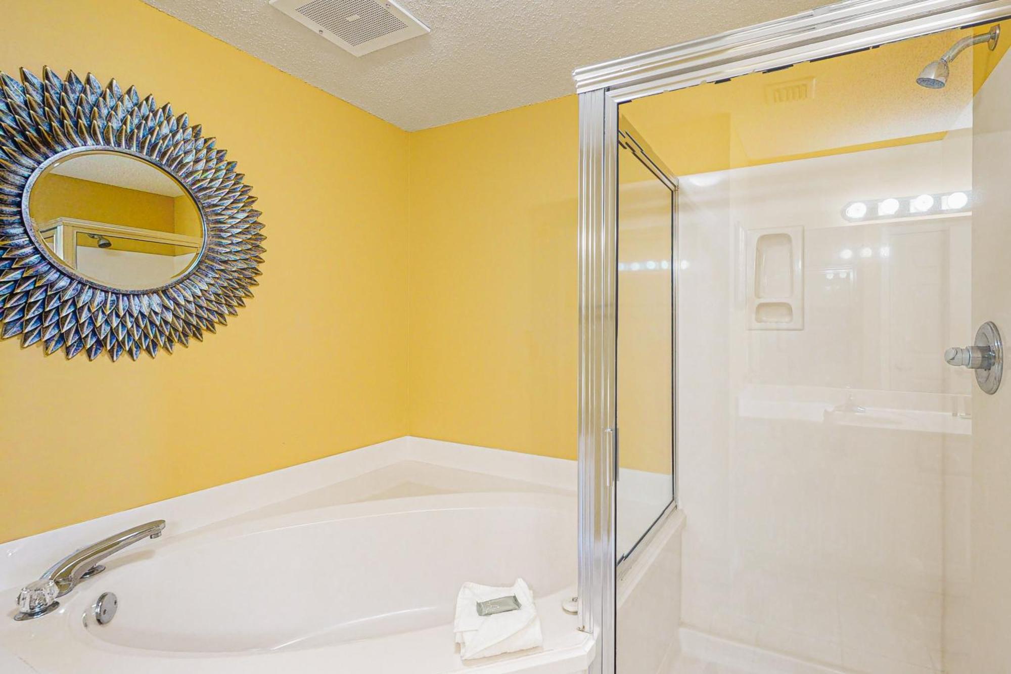 Summerwind Navarre Room photo